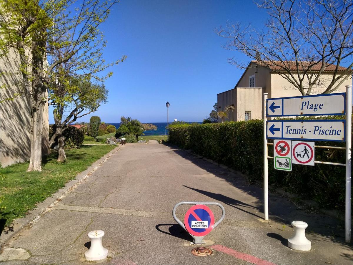 studio à 100m de la plage et de la piscine réservation du samedi au samedi Cervione Exterior foto